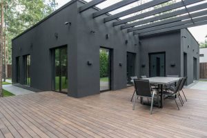 Pergolas bioclimatiques à Saumur : comment choisir la solution idéale pour votre terrasse